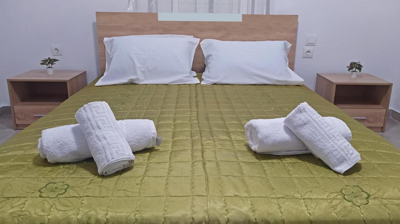 Cozy Ground Floor House Apartment อาเยีย ตรีอาส ภายนอก รูปภาพ
