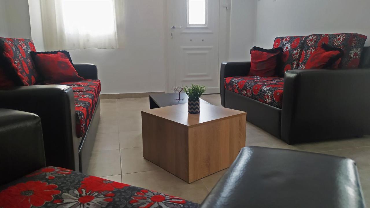 Cozy Ground Floor House Apartment อาเยีย ตรีอาส ภายนอก รูปภาพ