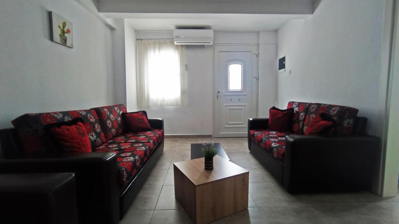 Cozy Ground Floor House Apartment อาเยีย ตรีอาส ภายนอก รูปภาพ