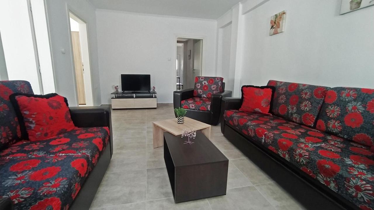 Cozy Ground Floor House Apartment อาเยีย ตรีอาส ภายนอก รูปภาพ